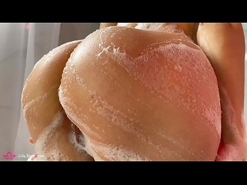 ❤️ Brunette onanerar fittan med vibrator till intensiv orgasm i duschen Hård porr at us ﹏